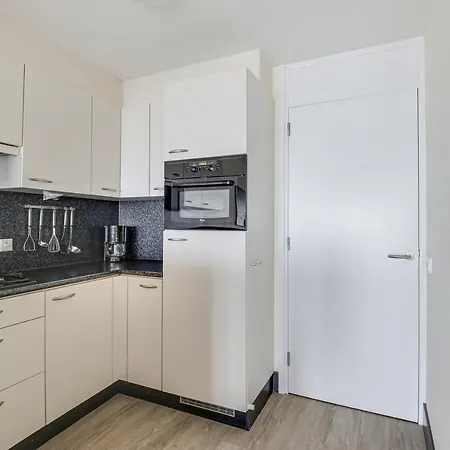 De Trintel Met Zeezicht アパート